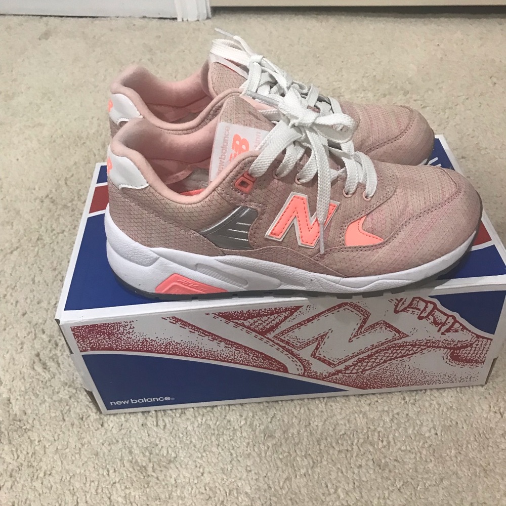 Women’s New Balance 580 Sneaker